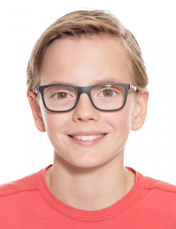 Kindermodel met blond haar Lex