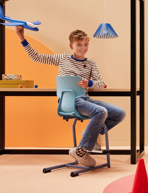 Kindermodel met blond haar Lex