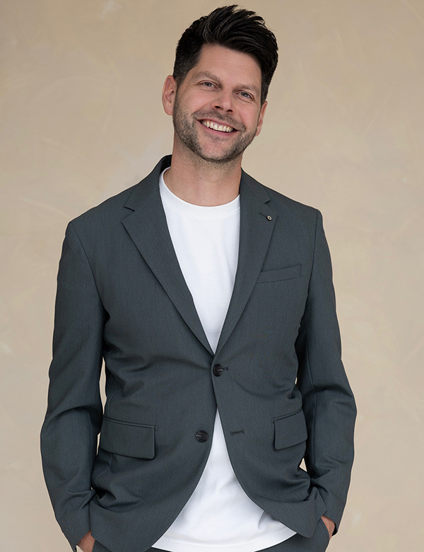 Mannelijk model bruin haar Maarten