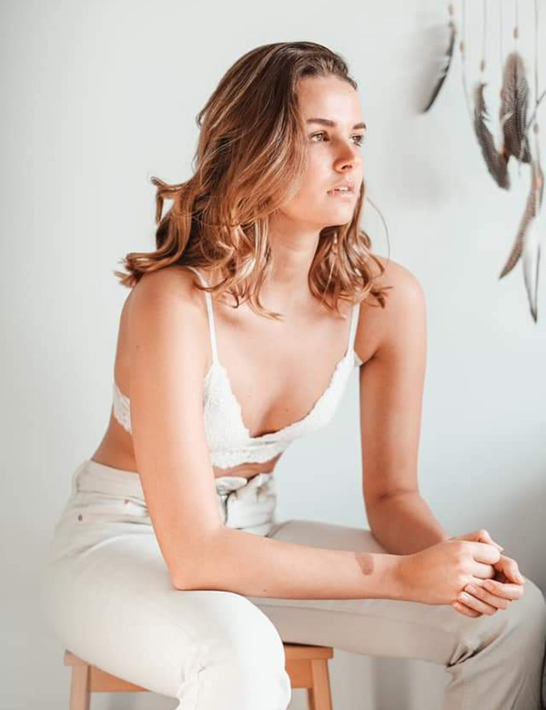 Vrouwelijk model Michelle Ne.