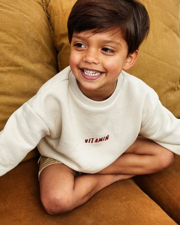Kindermodel met bruin haar Morris We.