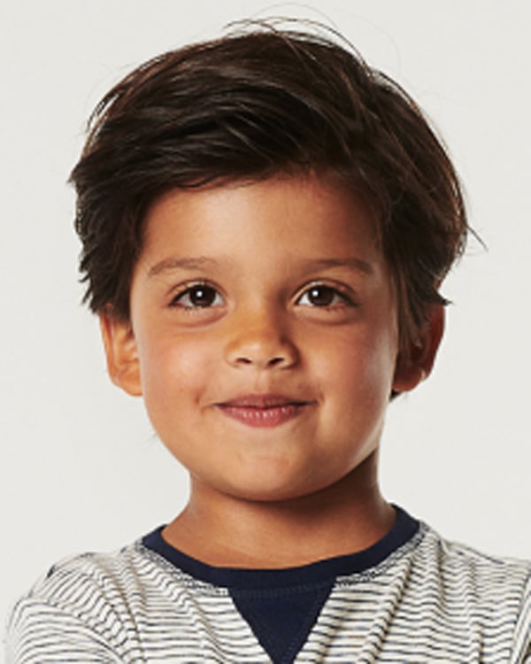 Kindermodel met bruin haar morris we.