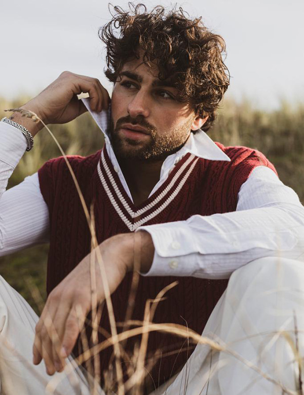 Mannelijk model met bruin haar Noah