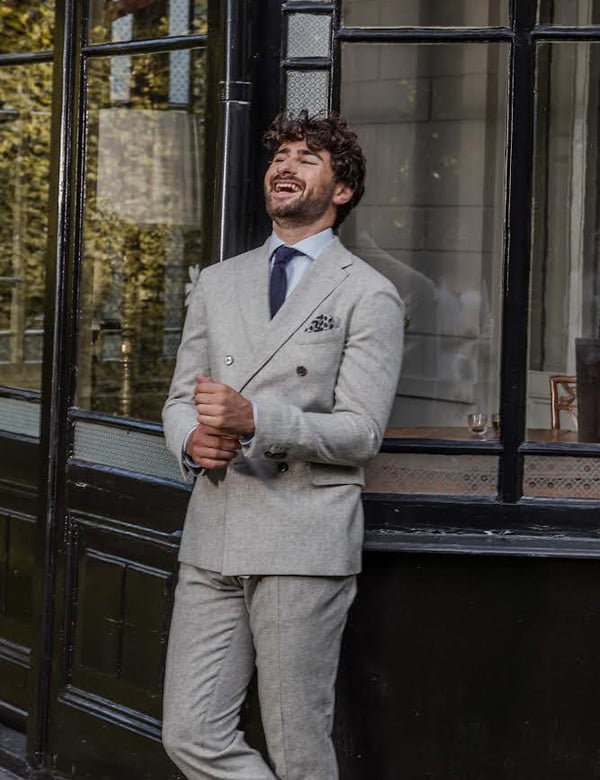 Mannelijk model met bruin haar Noah