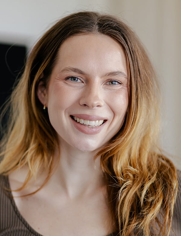 Vrouwelijk model met bruin haar regina