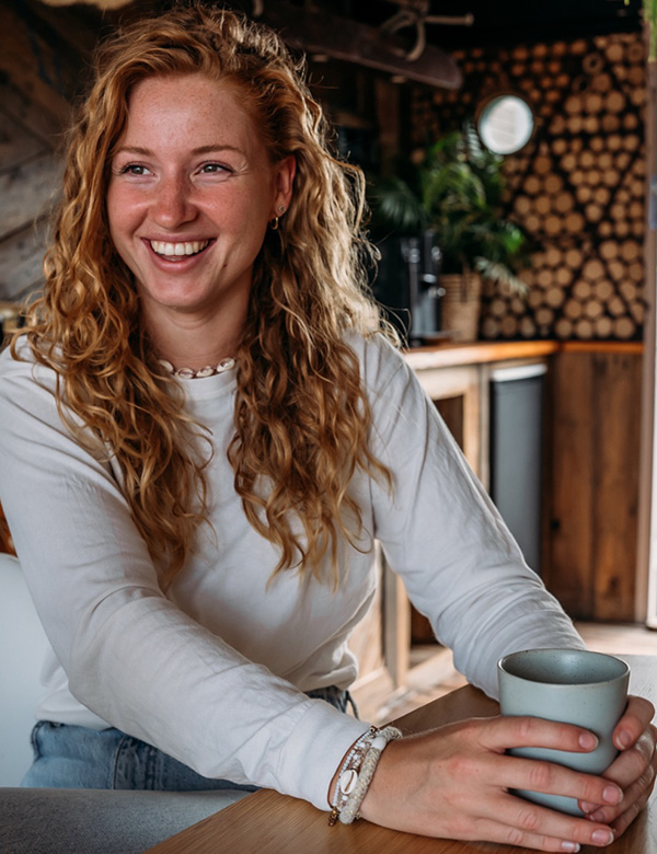 Vrouwelijk model rood haar Simone