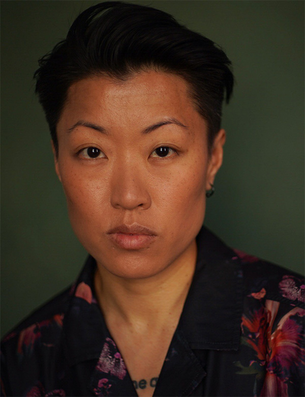 Vrouwelijk model zwart haar Thuy