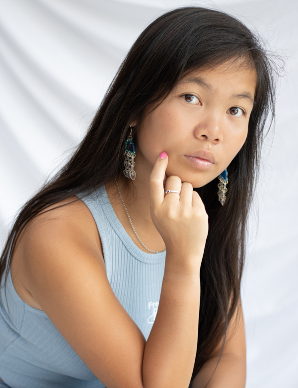 Vrouwelijk model donker haar Zhu Fei