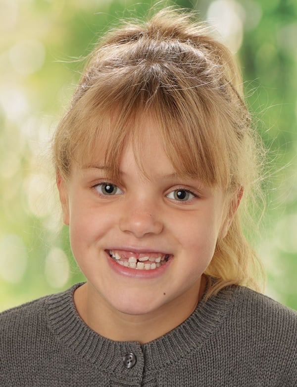 kindermodel met blond haar Keet