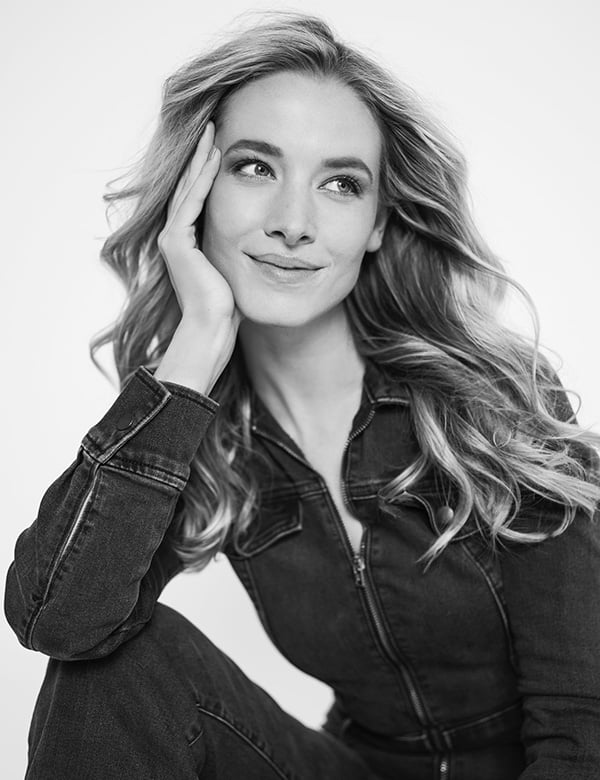 Vrouwelijk model met blond haar Britt Ha.