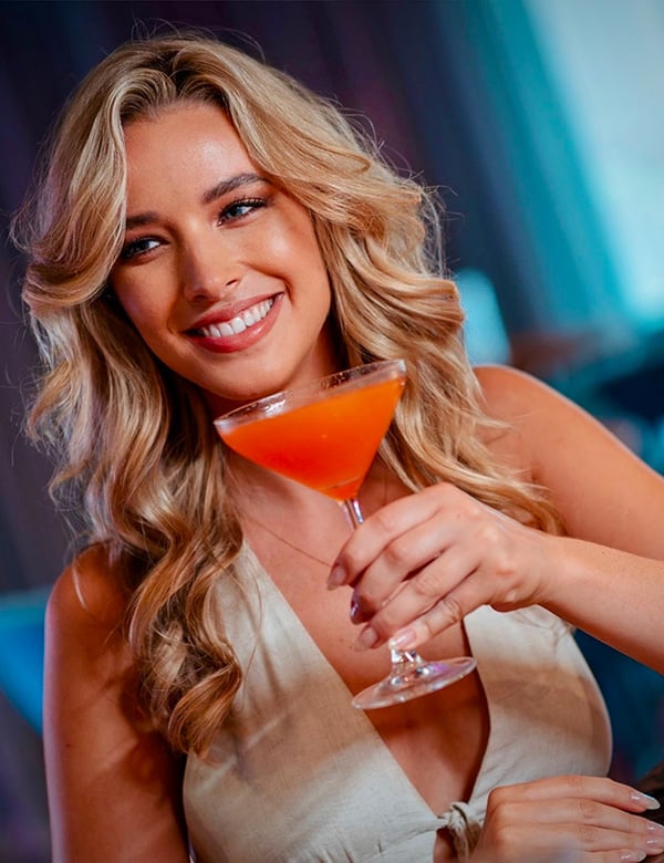 Vrouwelijk model met blond haar Britt Ha.