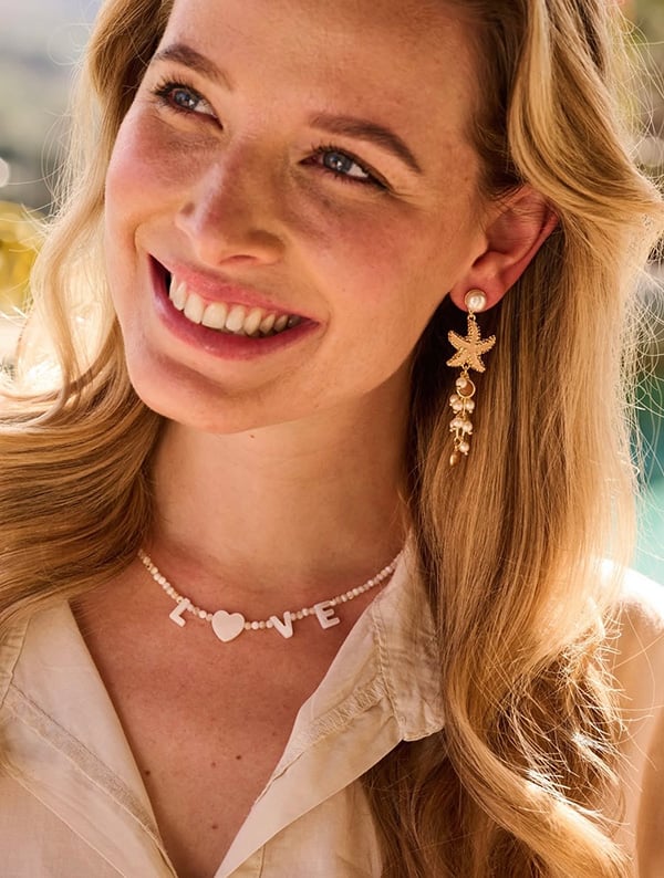 Vrouwelijk model met blond haar Britt Ha.