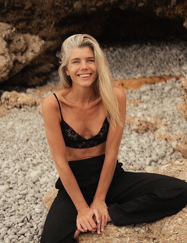 Vrouwelijk model met Blond haar Janna