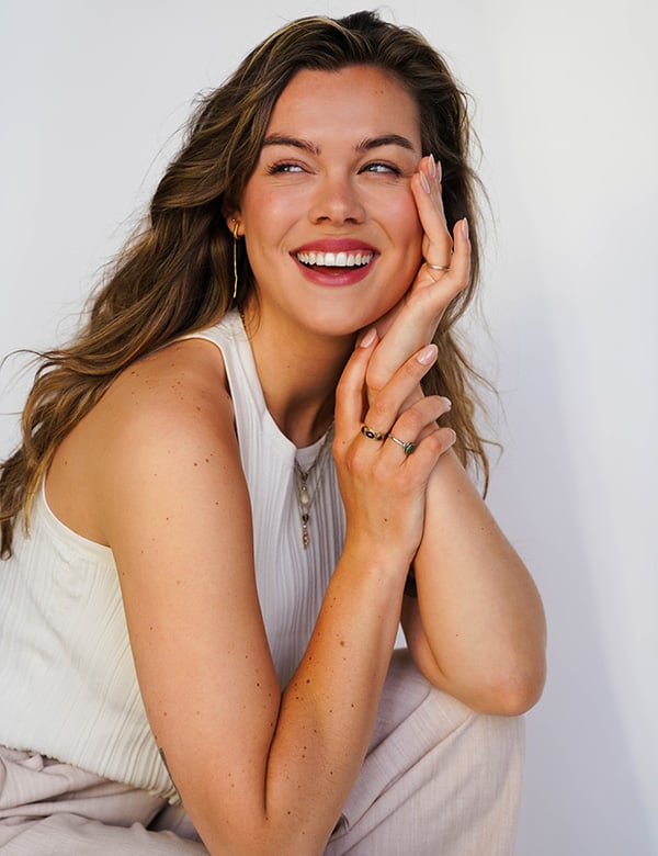 Vrouwelijk model bruin Lisanne