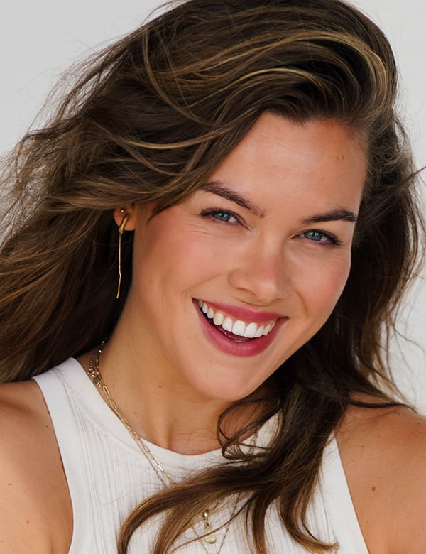 Vrouwelijk model bruin lisanne