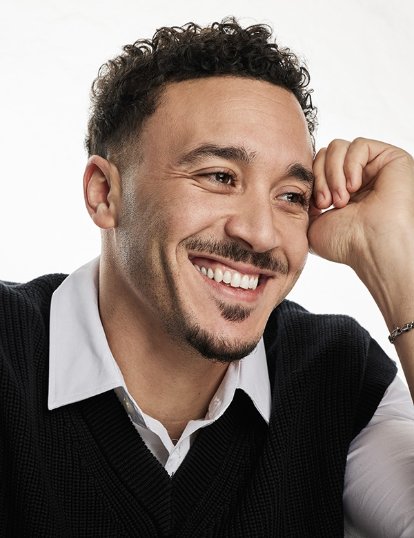 Mannelijk model met zwart haar Moussa.
