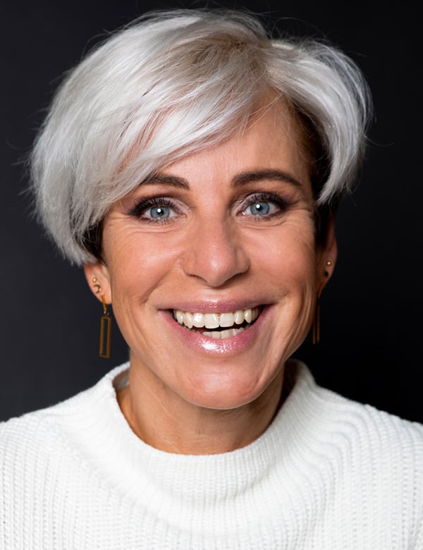 Vrouwelijk model grijs haar wilma