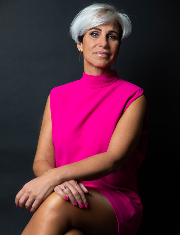 Vrouwelijk model grijs haar Wilma