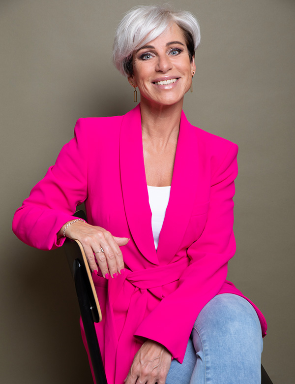 Vrouwelijk model grijs haar Wilma