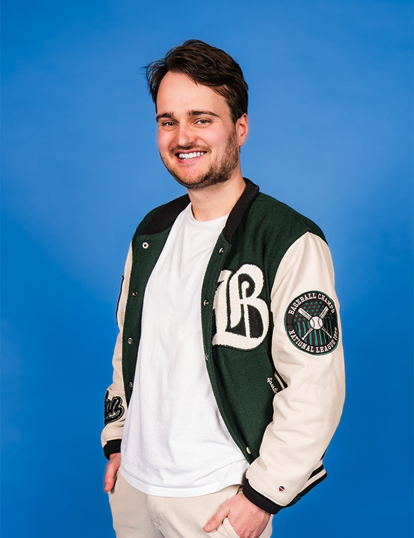 Mannelijk model met bruin haar Benjamin