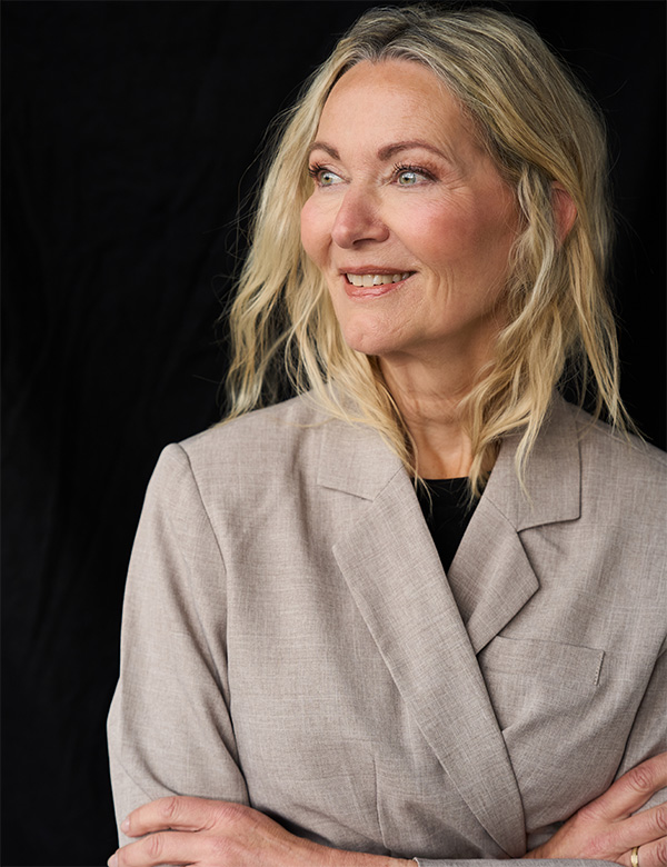 Vrouwelijk model met blond haar Anita B.