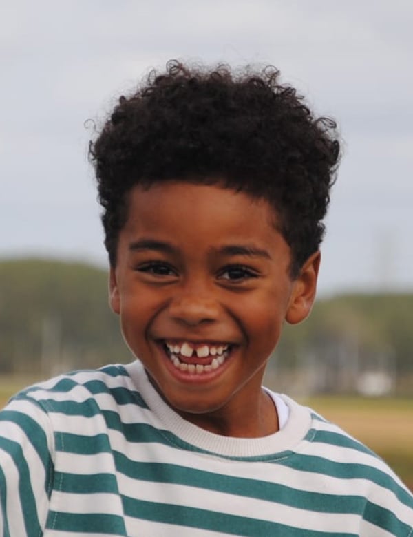 Kindermodel met donkerhaar arthur b.