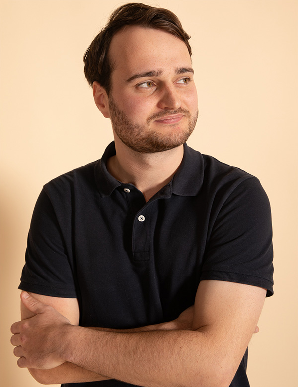 Mannelijk model met bruin haar Benjamin Ak.