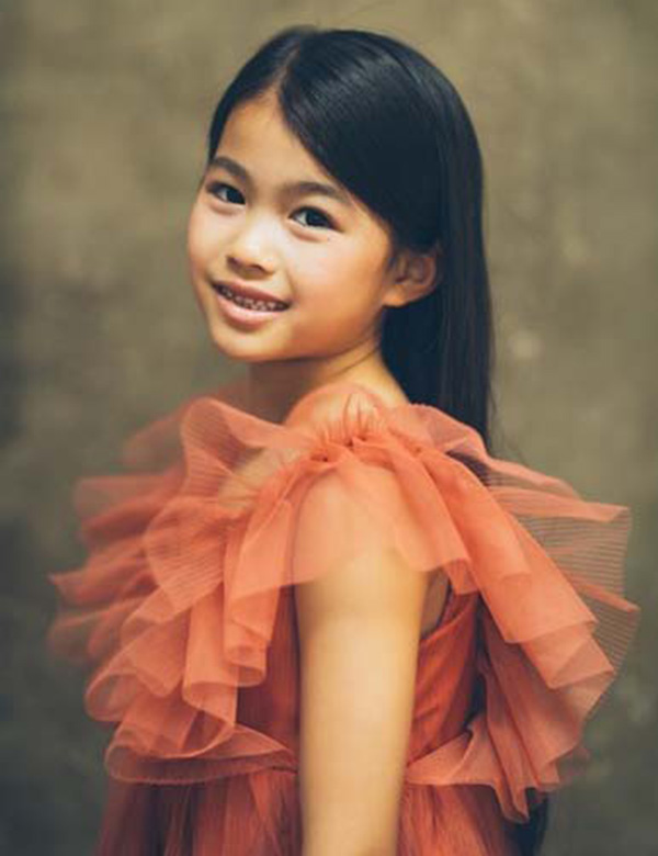 Kindermodel met zwart haar Charlene