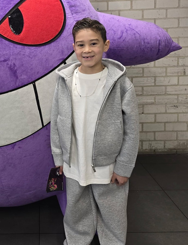 kindermodel met donker haar Jayden Sly.