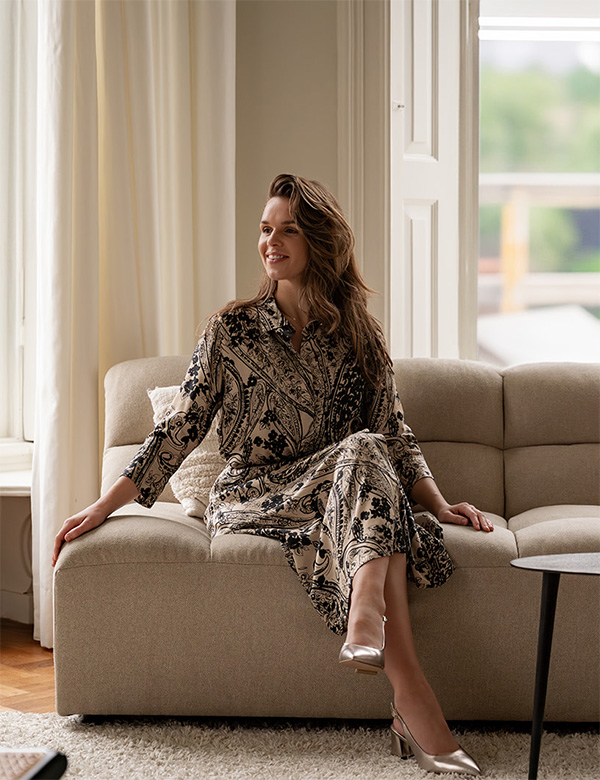 Vrouwelijk model met bruin haar Jenny B.