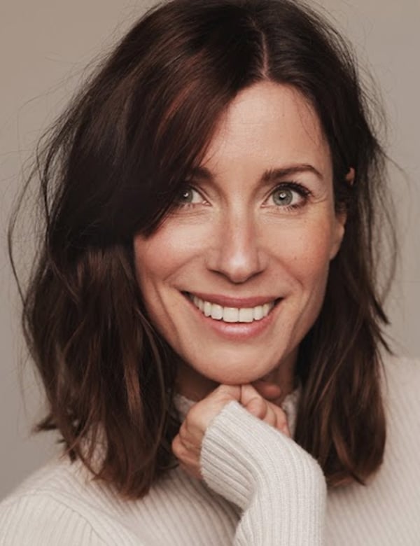 Vrouwelijk model met bruin haar en groene ogen marieke n.