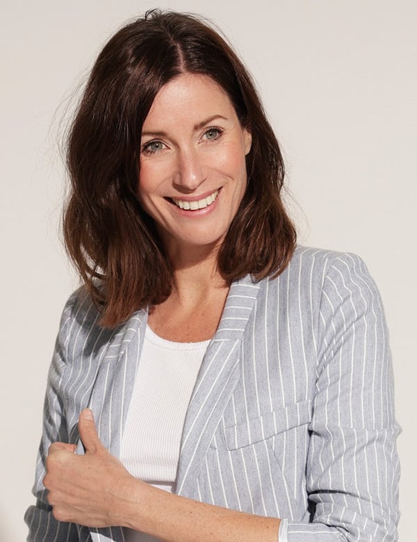 Vrouwelijk model met bruin haar en groene ogen Marieke N.