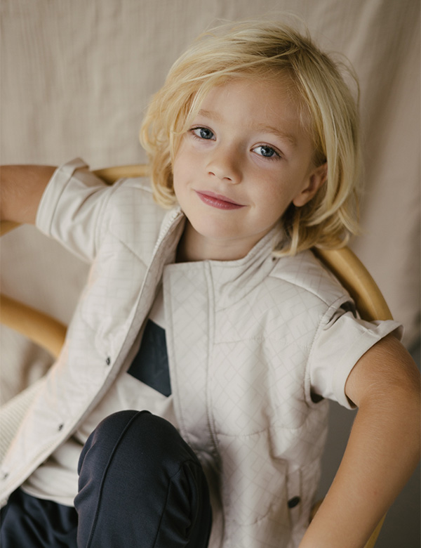 Kindermodel met blond haar Mylz