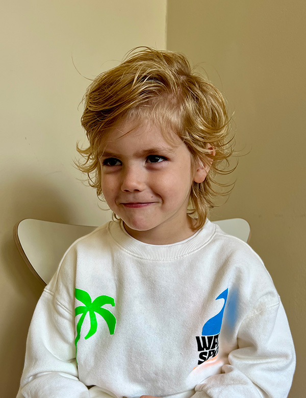 Kindermodel met blond haar Ravi