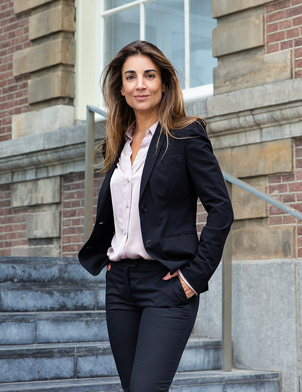 Vrouwelijk model bruin haar Sandra
