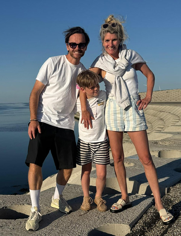 Kinderlijk model met blond haar en blauwe ogen Seff.