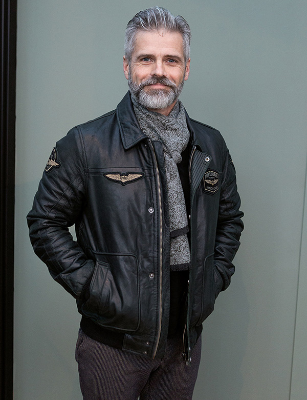 Mannelijk model met grijs haar Bertil