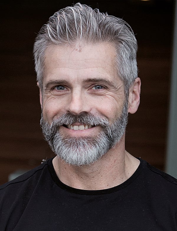 Mannelijk model met grijs haar bertil