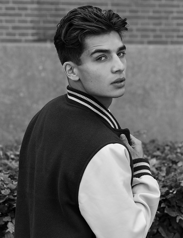 Mannelijk model met bruin haar Coen
