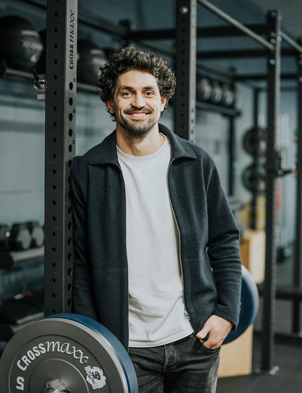 Mannelijk model met krullend haar Diederick