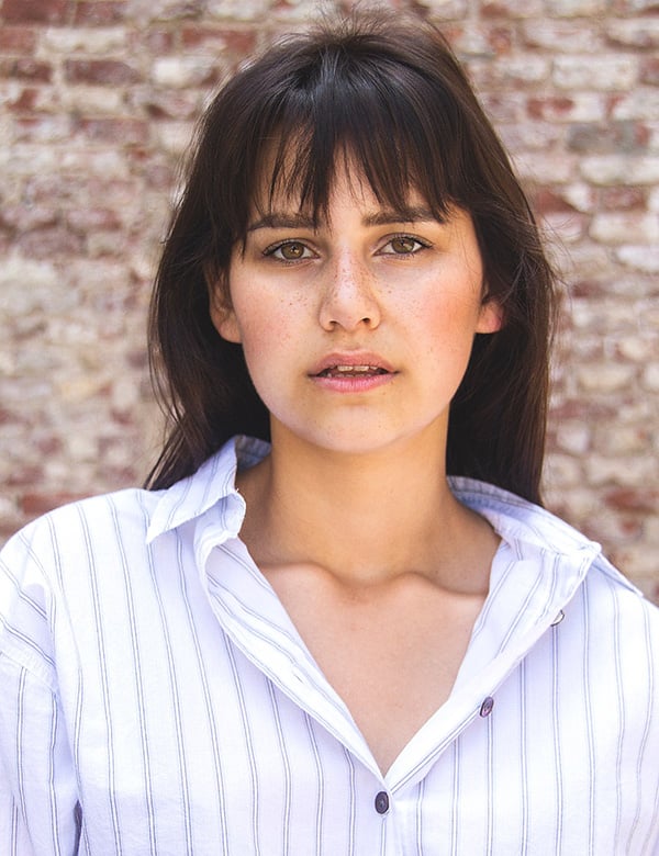 Vrouwelijk model met bruin haar Jana