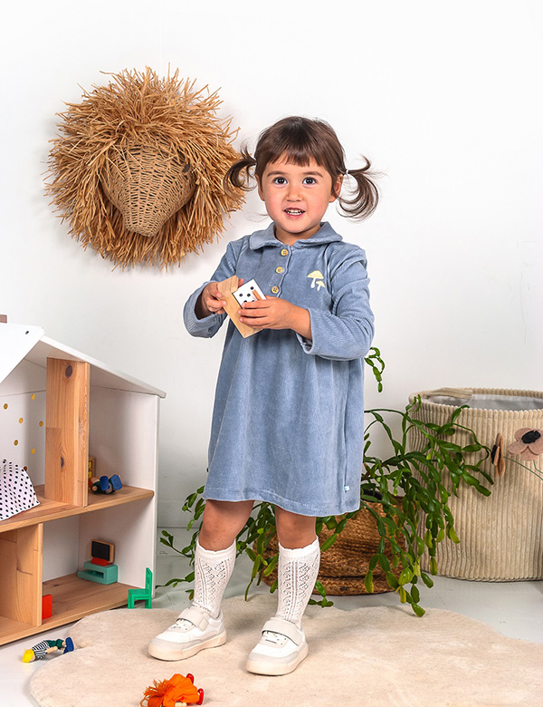 Kindermodel met donkerbruin haar Jill
