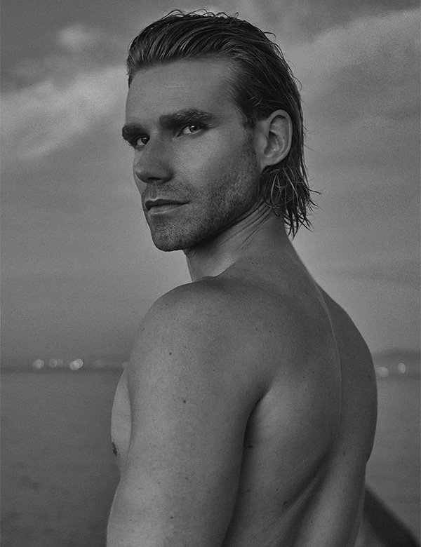 Mannelijk model met blond haar Martijn