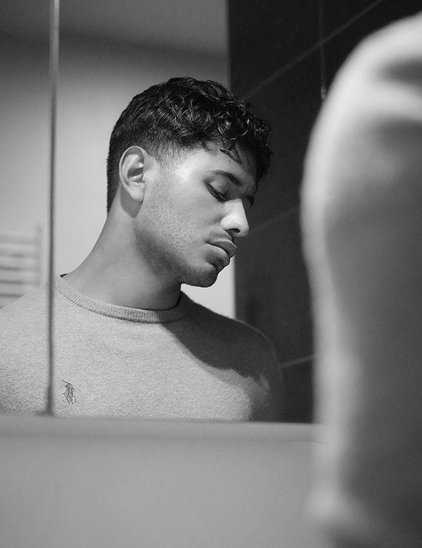 Mannelijk model met bruin haar Alejandro