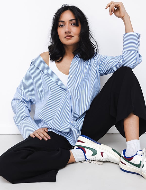 Vrouwelijk model met zwart haar Ankita