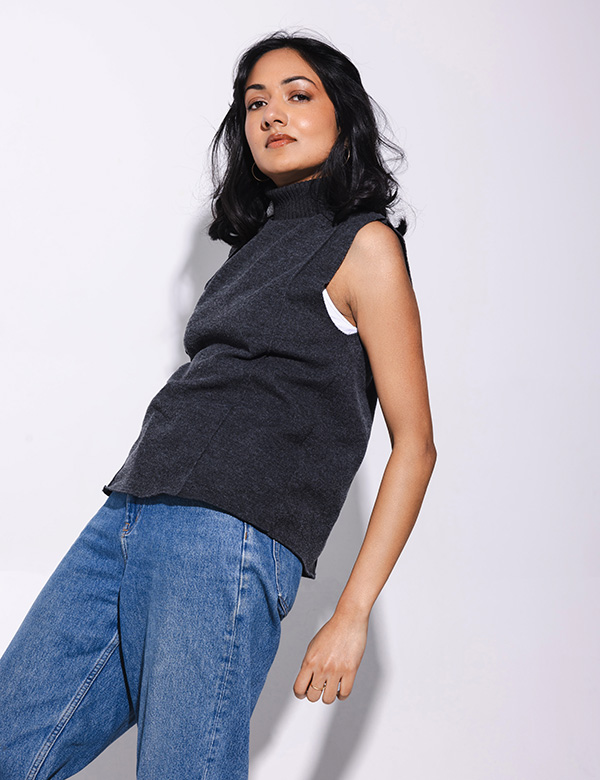 Vrouwelijk model met zwart haar Ankita