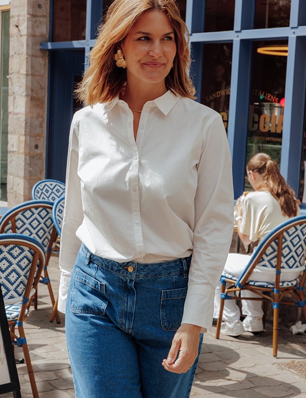 Vrouwelijk model met bruin haar Anne Ber.