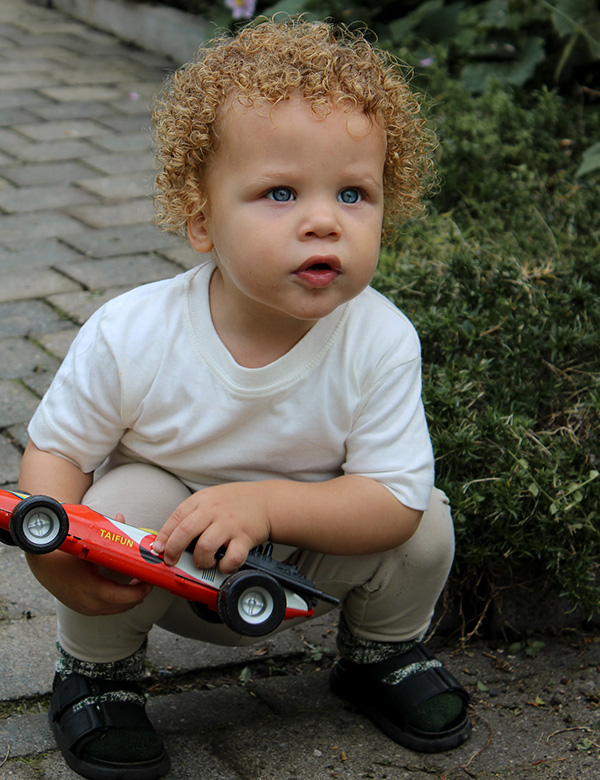 Kindermodel met blond haar Emanuel