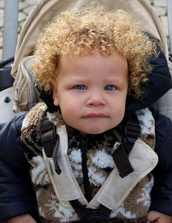 Kindermodel met blond haar Emanuel