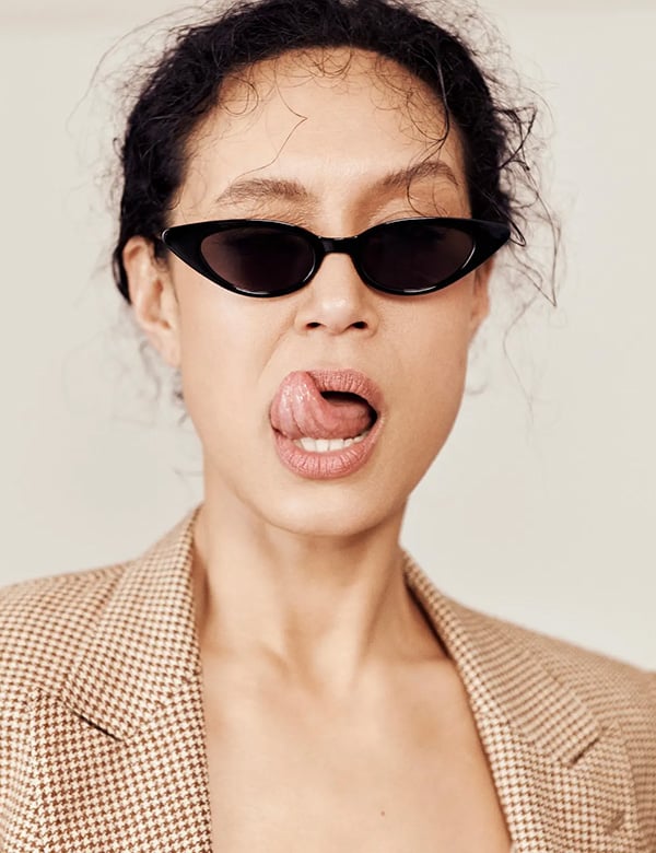 vrouwelijk model met donker haar Jeanet D.